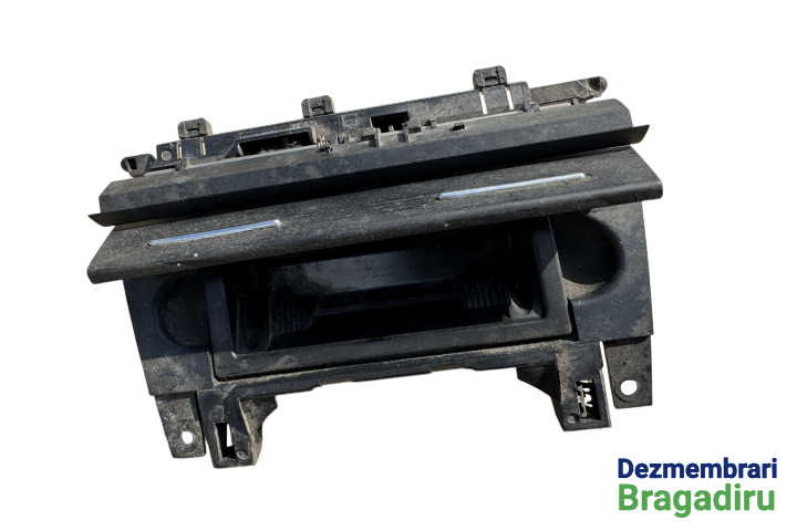Scrumiera fata Seat Exeo [2009 - 2012] Sedan 2.0 TDI MT (143 hp) Cod motor: CAGA, Cod culoare: LW7X