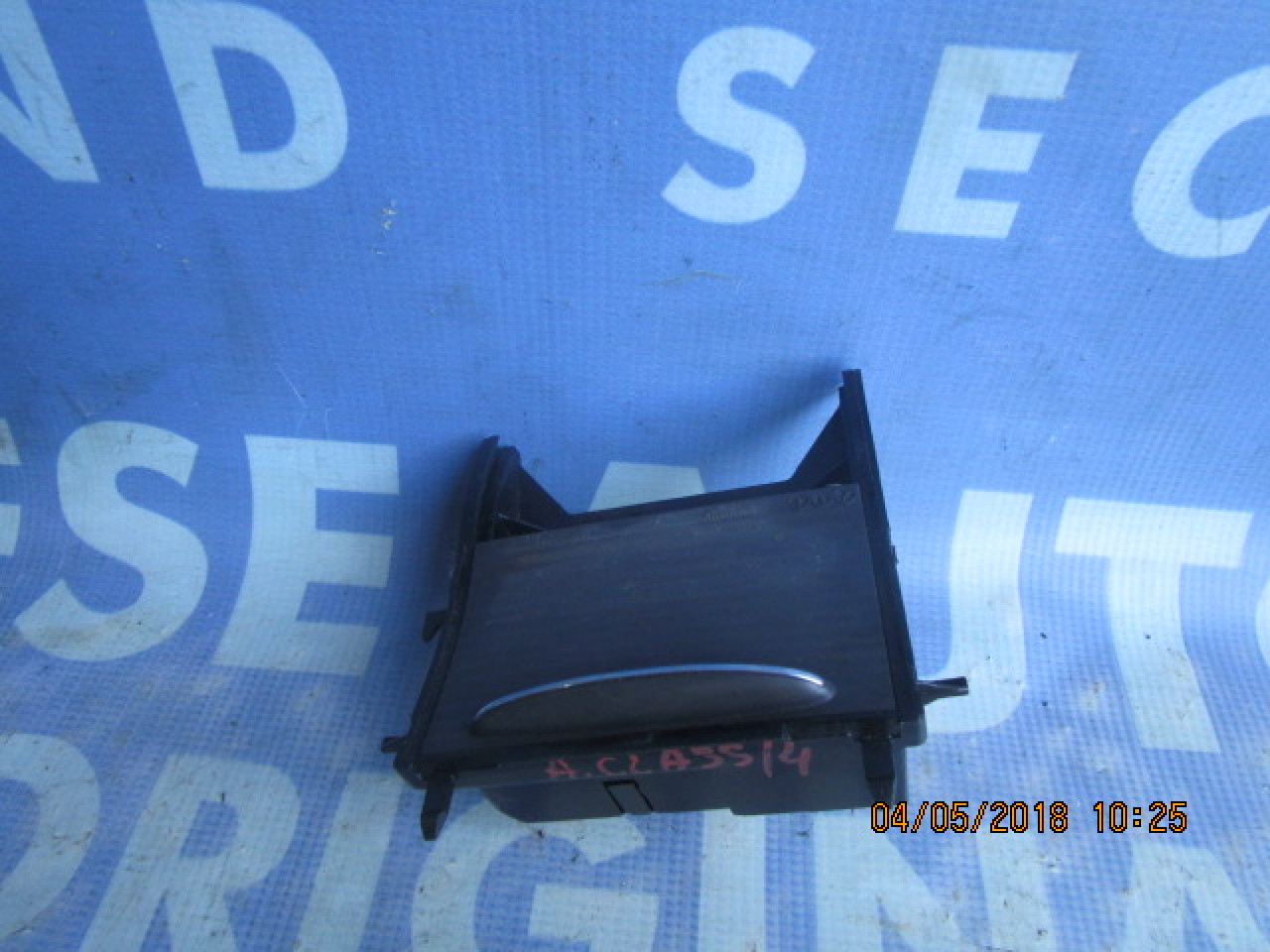 Scrumiera Mercedes A170 W168 ; A1688130002