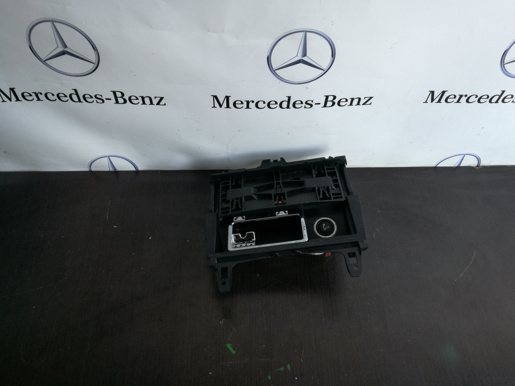 Scrumiera Mercedes C Class W204 A2046800179