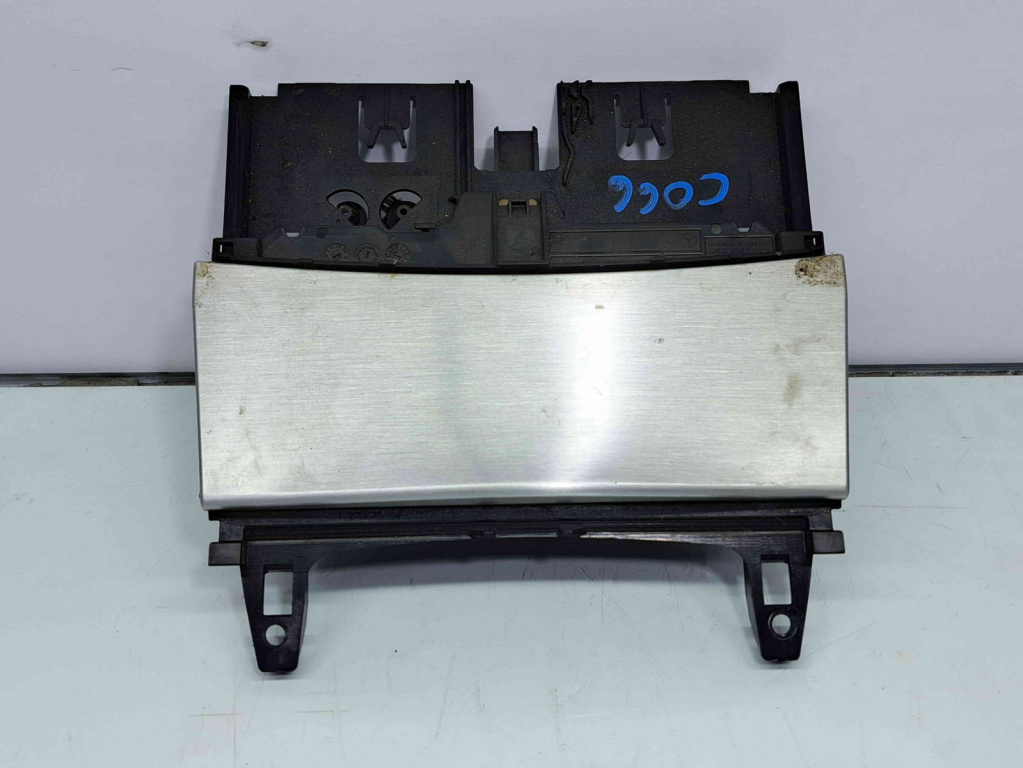 Scrumiera Mercedes Clasa C (W204) [Fabr 2007-2014] A2046801350