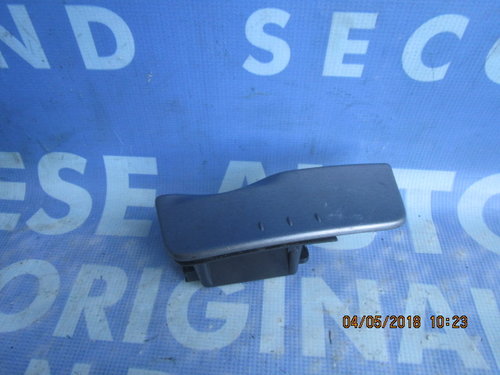 Scrumiera Renault Laguna ; 8200025854