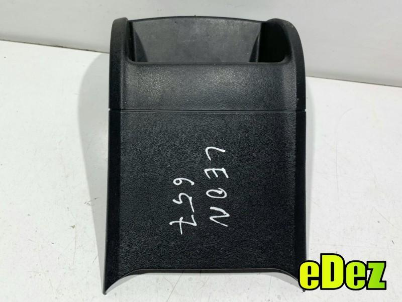 Scrumiera spate Seat Leon 2 facelift (2009-2012) 1P0863651H