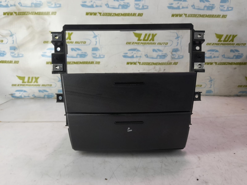 Scrumiera spatiu depozitare 34570-3E000 Kia Sorento [2002 - 2006] 2.5 crdi D4CB