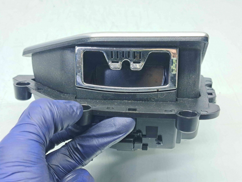 Scrumiera usa dreapta spate Audi A8 (4H) [Fabr 2010-2017] 4H0857406