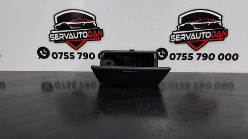 Scrumiera Volkswagen Golf 5 Plus (2004-2008) 2.0 Motorina 2008, 5M1857961