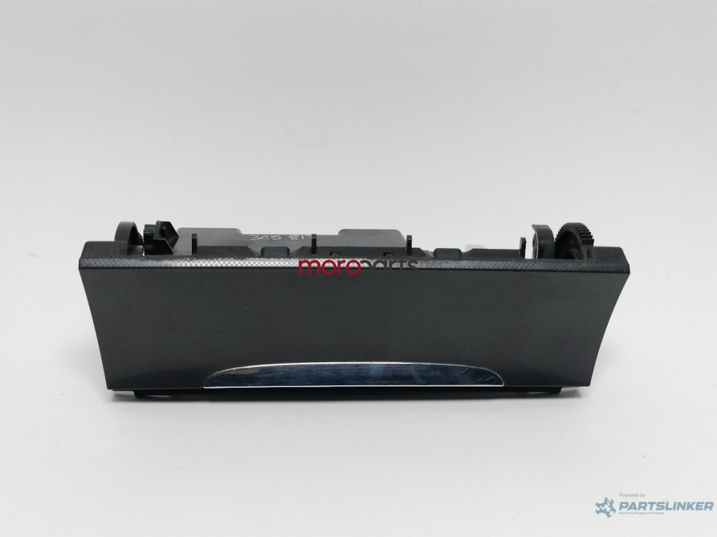Scrumiera Volkswagen Passat (3C5) Variant 2.0 TDI BMP 2007 OEM 3C0863284