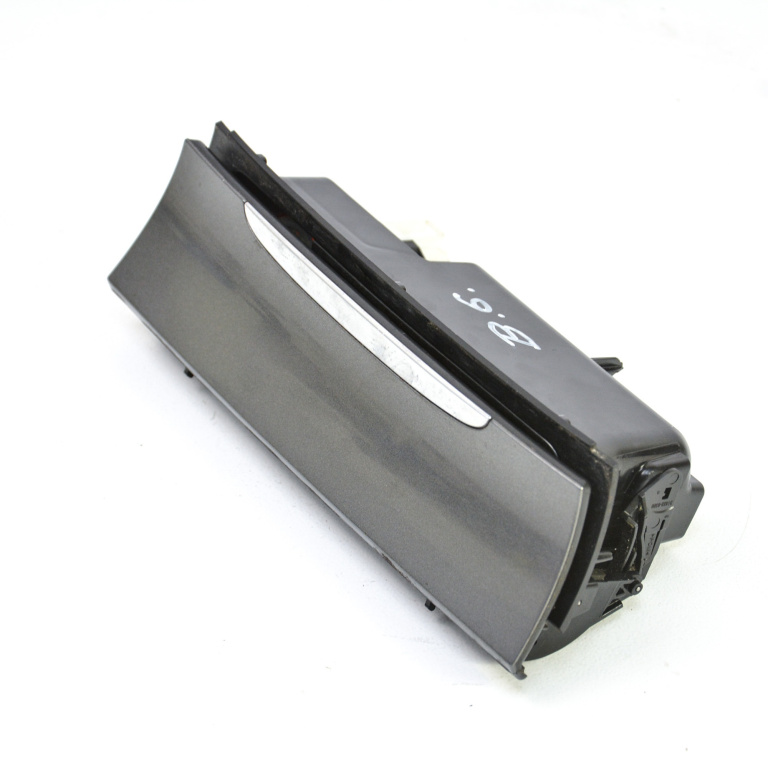 Scrumiera Vw Passat B6 2005-2010 1.6 Tdi Cayc Motorina 3C0863284, 3C0 863 284, 3C0857961, 3C0 857 961