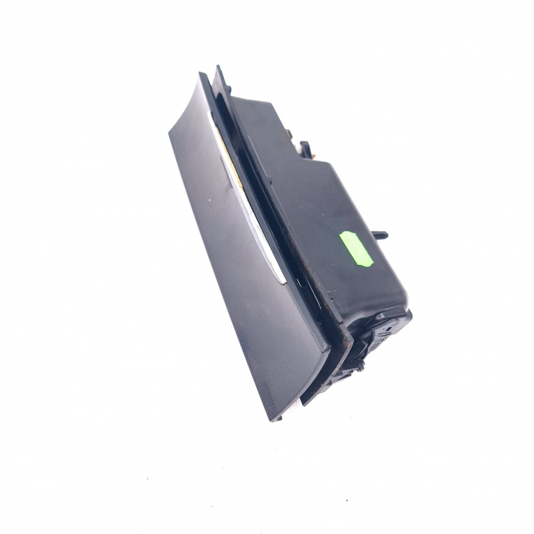 Scrumiera Vw Passat B6 2005-2010 2.0 Tdi 16V Bkp Motorina 3C0863284A, 3C0 863 284 A, 3C0863284, 3C0857961A, 3C0 857 961 A, 3C0857961, 318220100, 31 822 0100 Sarna