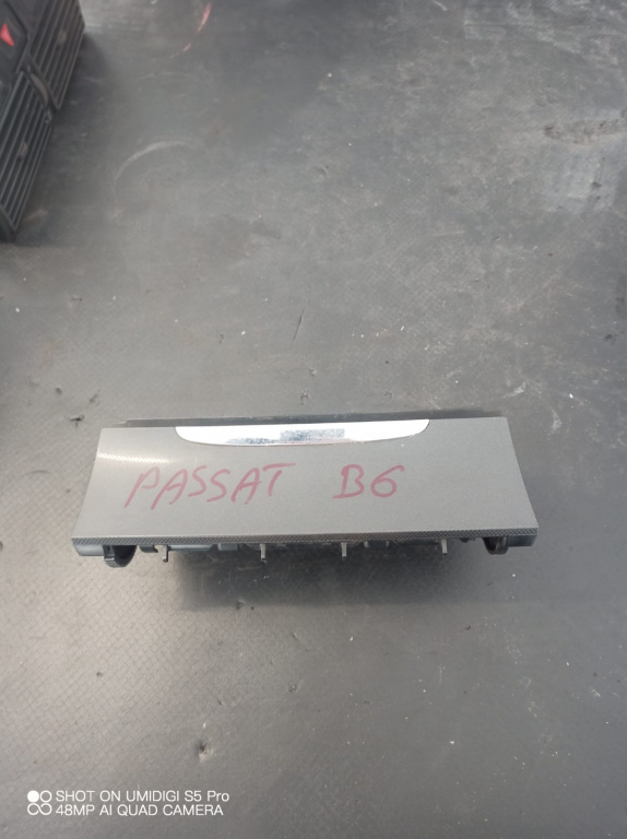 Scrumiera , VW PASSAT B6 , 2005 - 2010 COD - 3C0863284A