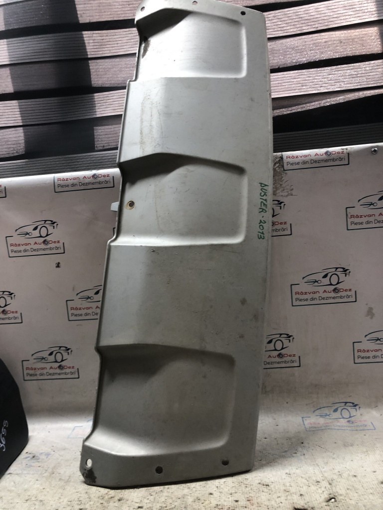 Scut bara fata Dacia Duster 1.5 Motorina 2013, 620728189R / CU DEFECT