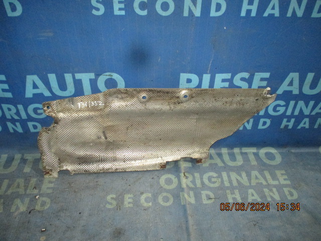 Scut BMW F31 2014; 7284938 (toba, o ureche de prindere rupta)