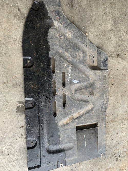 Scut cutie BMW Seria 1 F20 - Motorina 2010, -