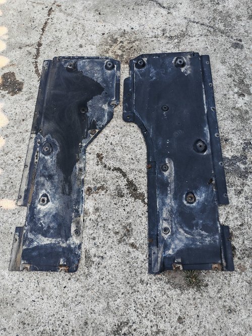 Scut lateral Bmw Seria 1 E87 scut podea stanga dreapta