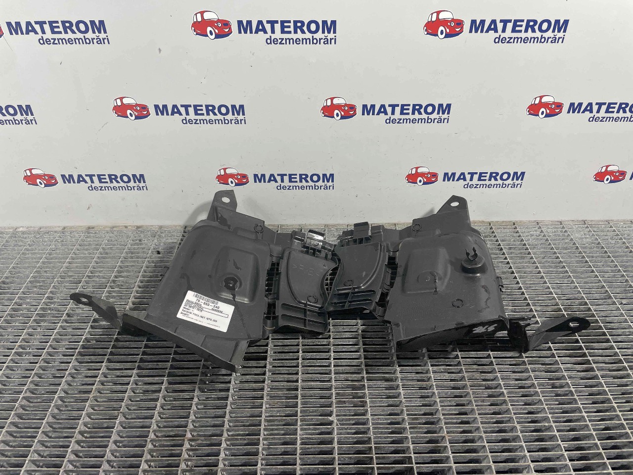 SCUT LATERAL DACIA SANDERO SANDERO - - (2012 2019)