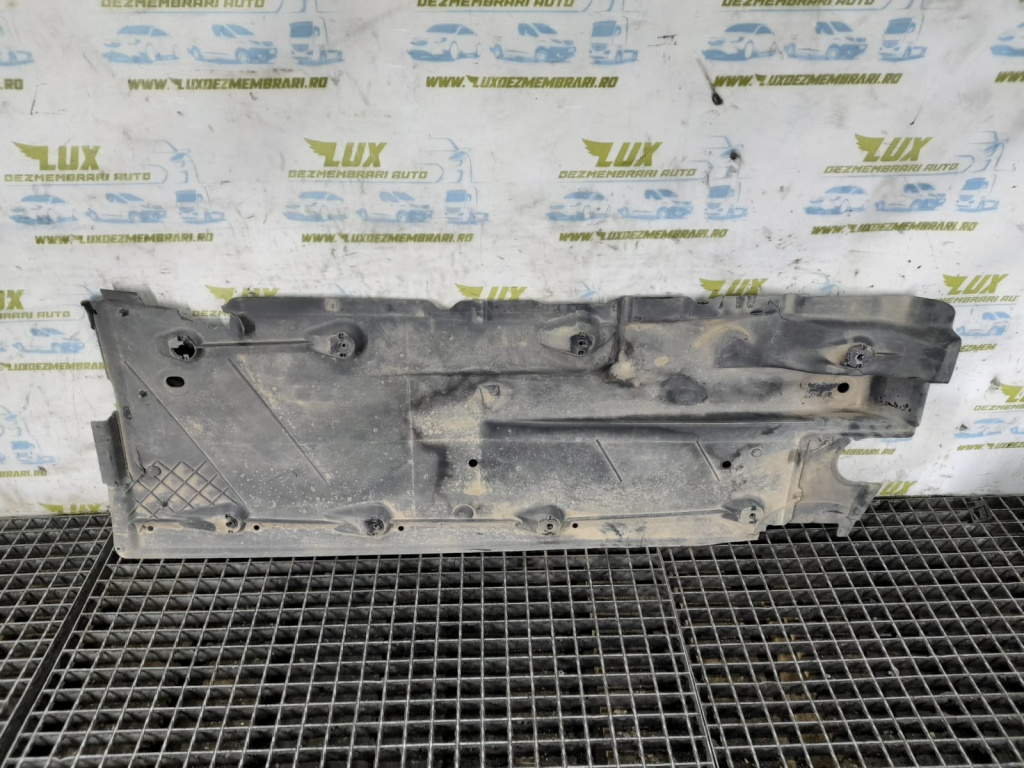 Scut lateral dreapta 1K0825212 Volkswagen VW Golf 5 [2003 - 2009] 1.6 fsi BSE
