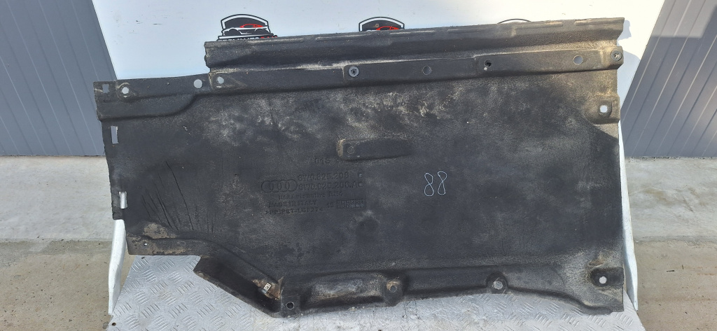 Scut lateral dreapta Audi A4 (2015-2019) [8W2, B9] 2.0 Motorina 2016, 8W0825208