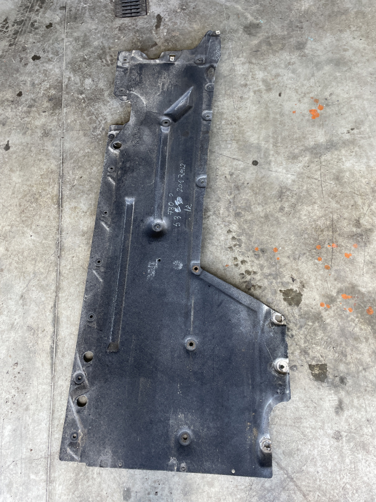 Scut lateral dreapta BMW 320 F30 2012