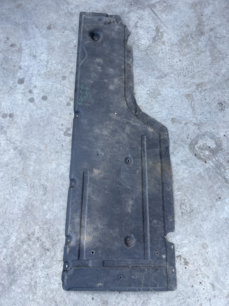 Scut lateral dreapta BMW 520 E60 2.0 Motorina 2007, -