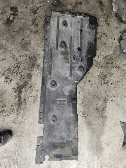 Scut lateral dreapta BMW Seria 3 E90 2.0 Motorina 2008, 7059392