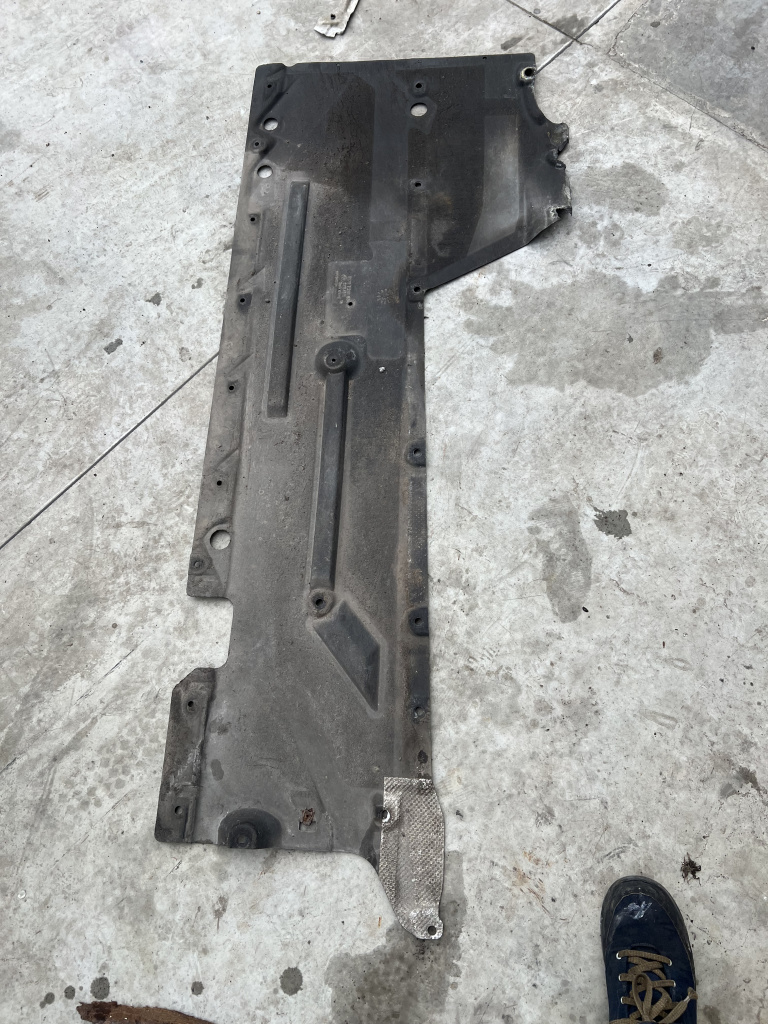 Scut lateral dreapta BMW Seria 3 GT F34 - Motorina 2015, 7241834