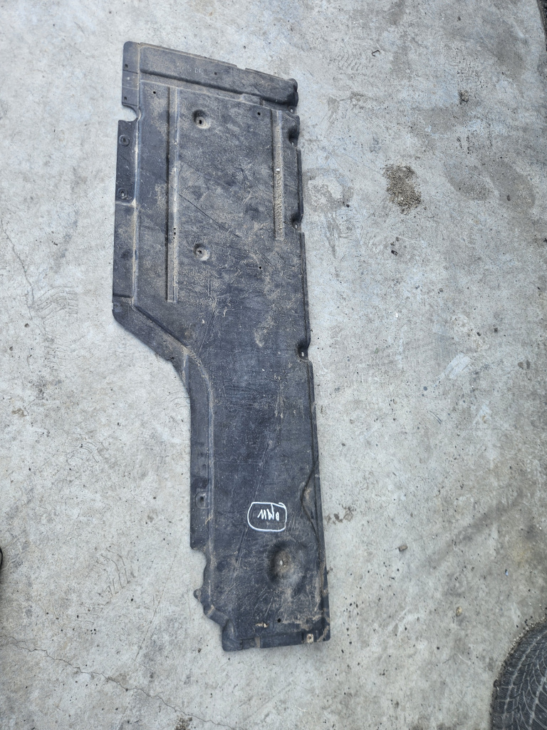 Scut lateral dreapta BMW Seria 5 E60 2.0 Motorina 2007, 748506