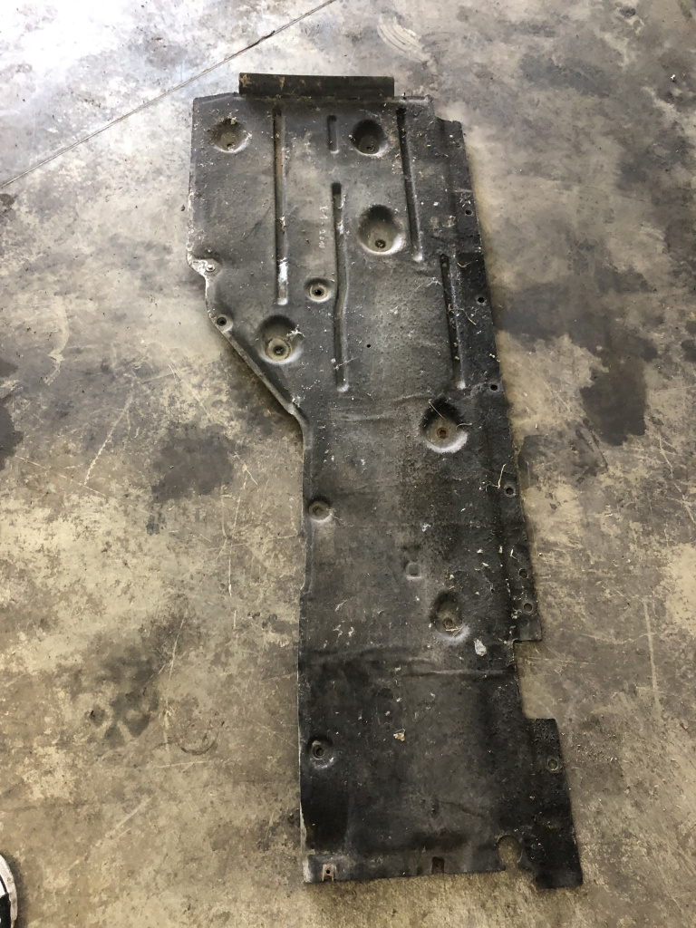 Scut lateral dreapta BMW X1 2010