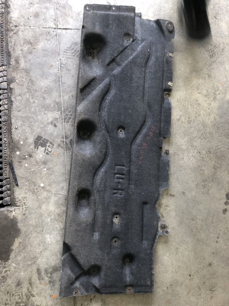 Scut lateral dreapta BMW X1 F48 2016