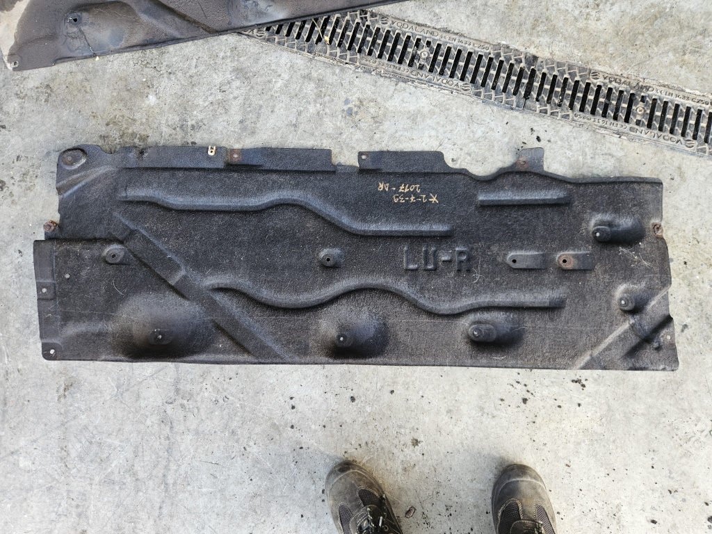 Scut lateral dreapta BMW X2 F39 2016