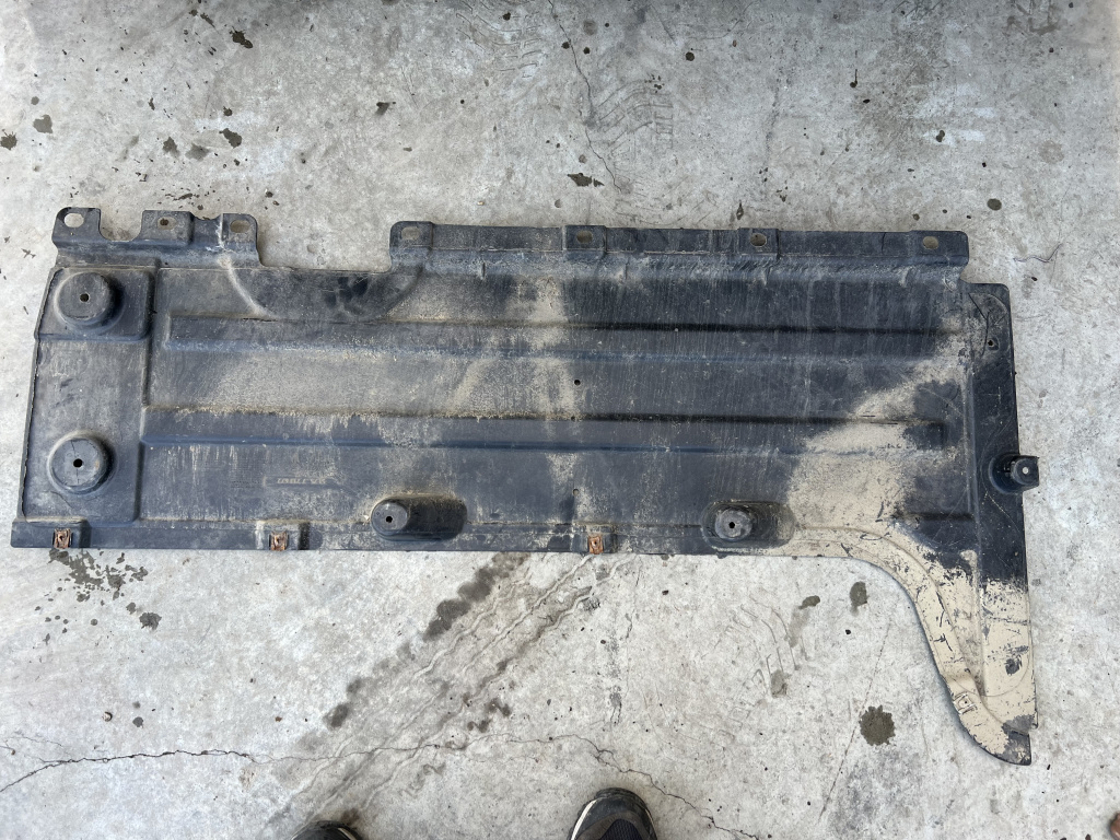 Scut lateral dreapta BMW X3 F25 2.0 Motorina 2015, 7213672