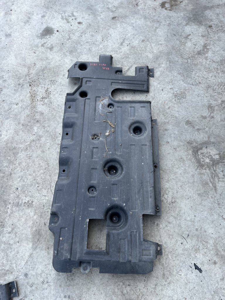Scut lateral dreapta Fiat Tipo 1.4 Motorina 2017, 52015932