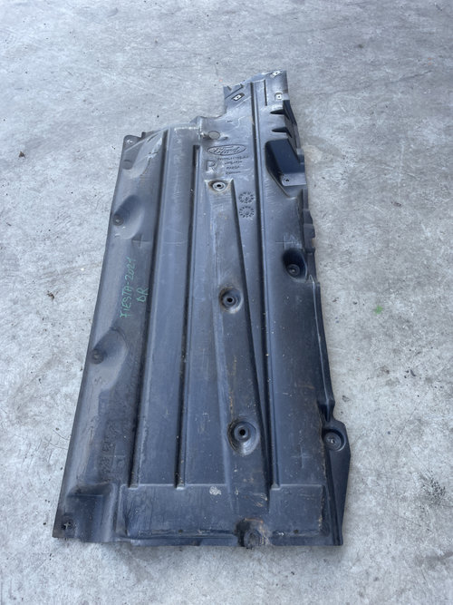 Scut lateral dreapta Ford Fiesta Hatchback 1.0 Benzina 2021