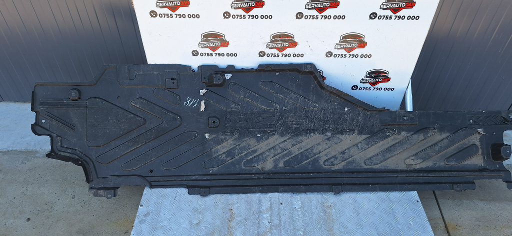 Scut lateral dreapta Mercedes-Benz C-Class (2015->) [W205] 2.2 Motorina 2016, A2056842000 / A2056801402 / A2056804803