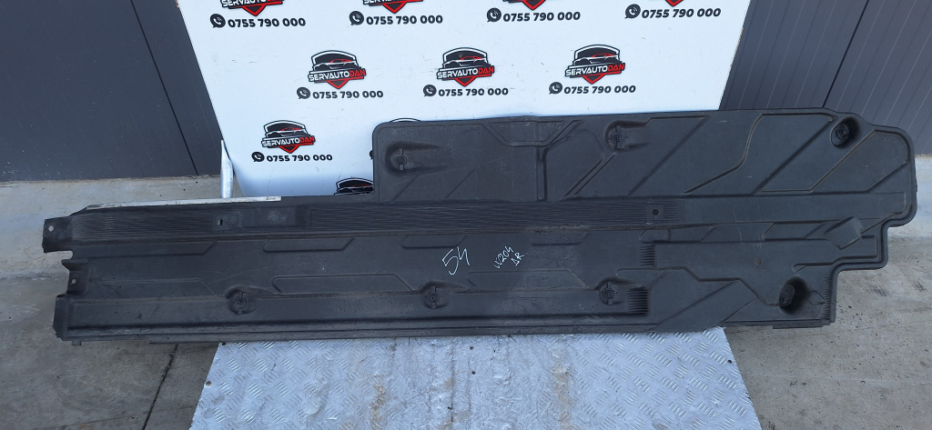 Scut lateral dreapta Mercedes-Benz C-class facelift (2011-2014) [w204] 3.0 Motorina 2014, A2046808708 / A2046101408