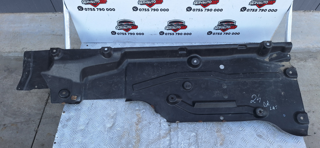 Scut lateral dreapta Mercedes-Benz GLE (2015->) [w292] 3.0 Motorina 2017, A1666805101 / A1666808707