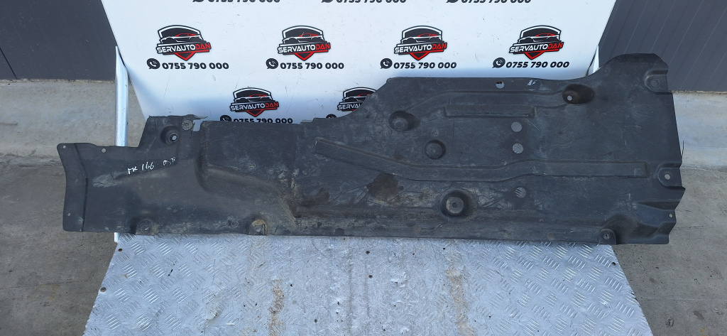 Scut lateral dreapta Mercedes-Benz ML (2011->) [w166] 3.0 Motorina 2013, 1666808707
