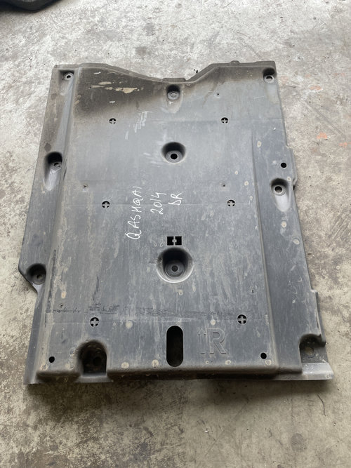 Scut lateral dreapta Nissan Qashqai 1.2 Benzina 2014