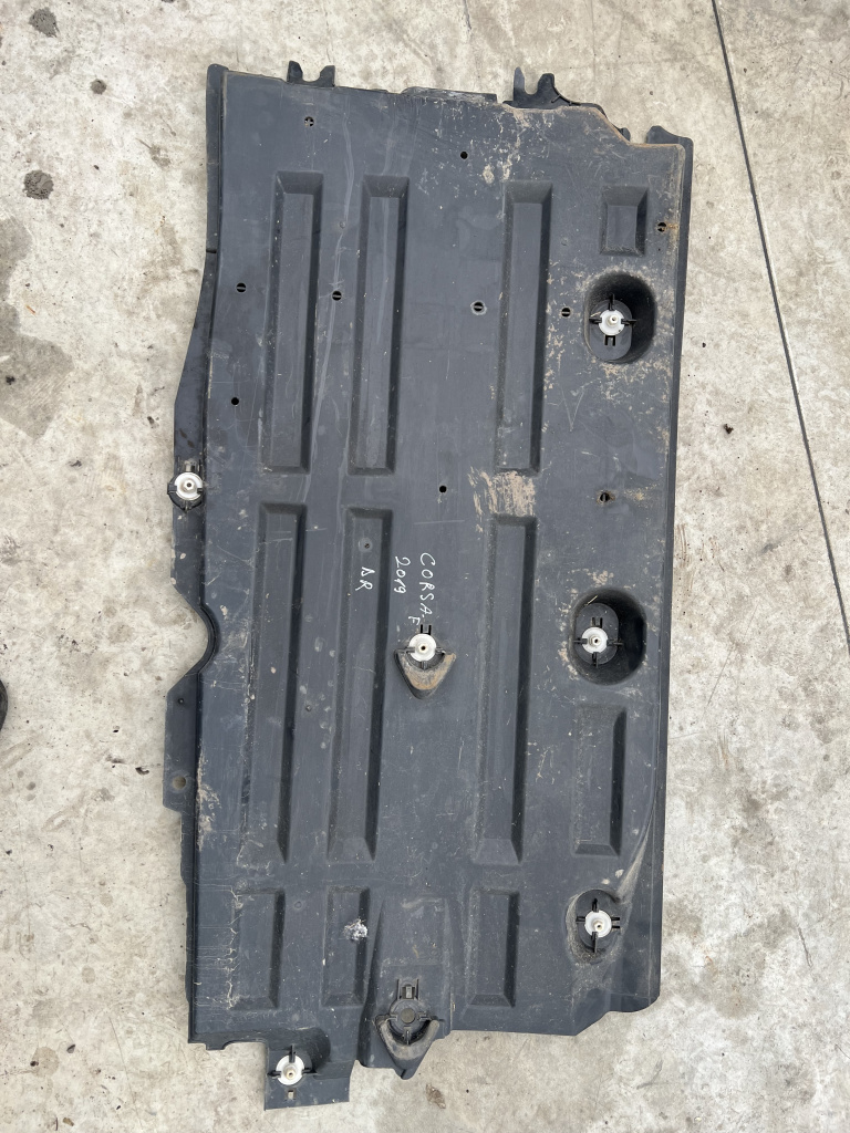 Scut lateral dreapta Opel Corsa F - Benzina 2019, 9823547580