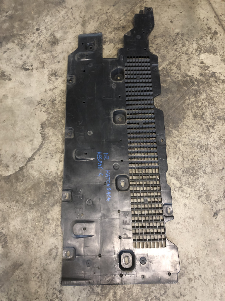 Scut lateral dreapta Renault Megane 4 Hatchback 2018