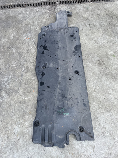 Scut lateral dreapta Seat ARONA 2021