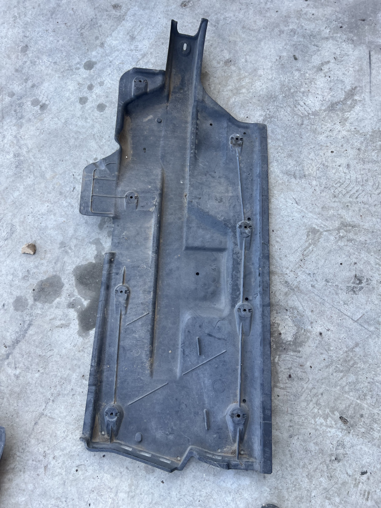 Scut lateral dreapta Seat Ibiza 1.2 Benzina 2012, 6Q0825202M