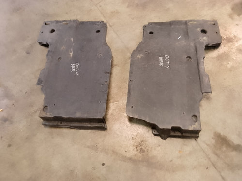 Scut lateral dreapta Skoda Octavia 3 Break 1.4 Benzina 2020, SCUT BATERIE HYBRID