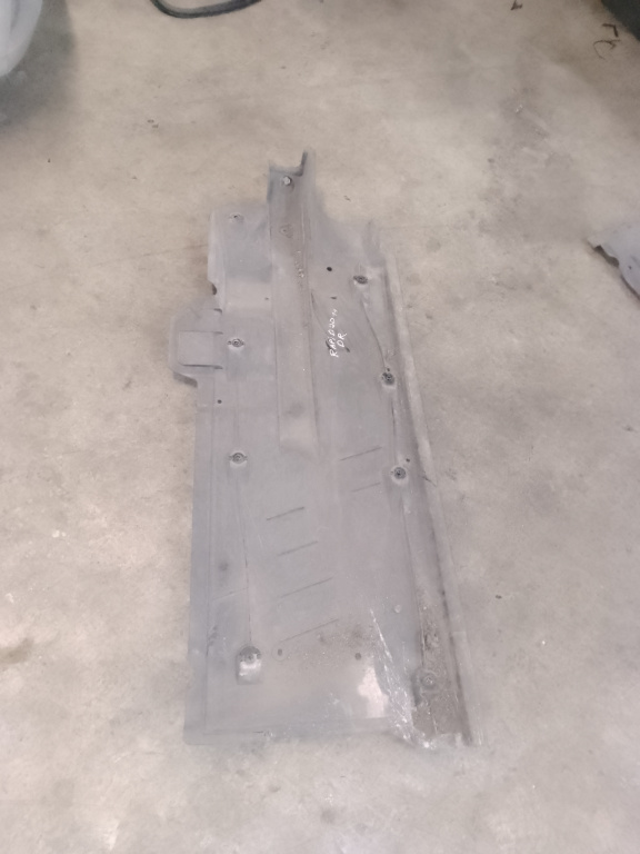 Scut lateral dreapta Skoda Rapid Spaceback 2012