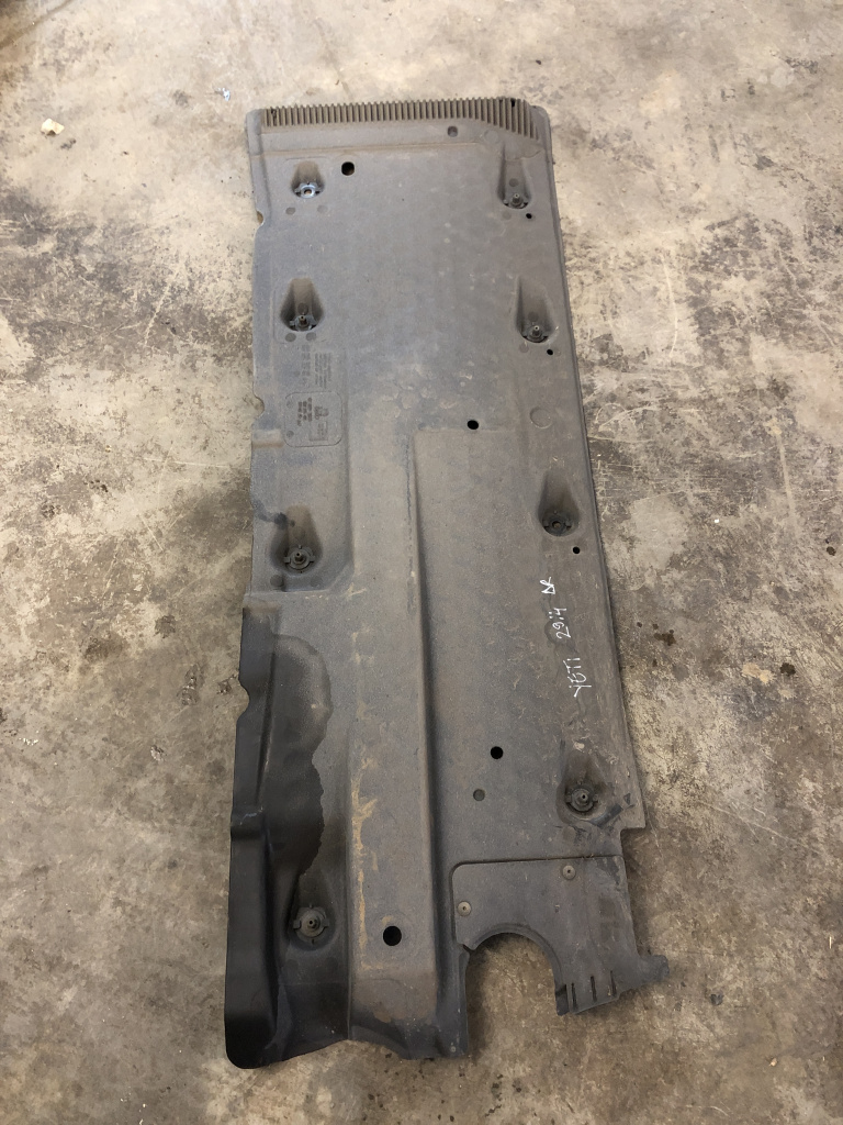 Scut lateral dreapta Skoda Yeti 2014