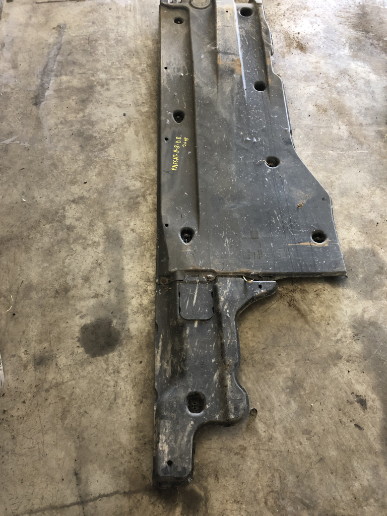 Scut lateral dreapta Volkswagen Passat B8 2015