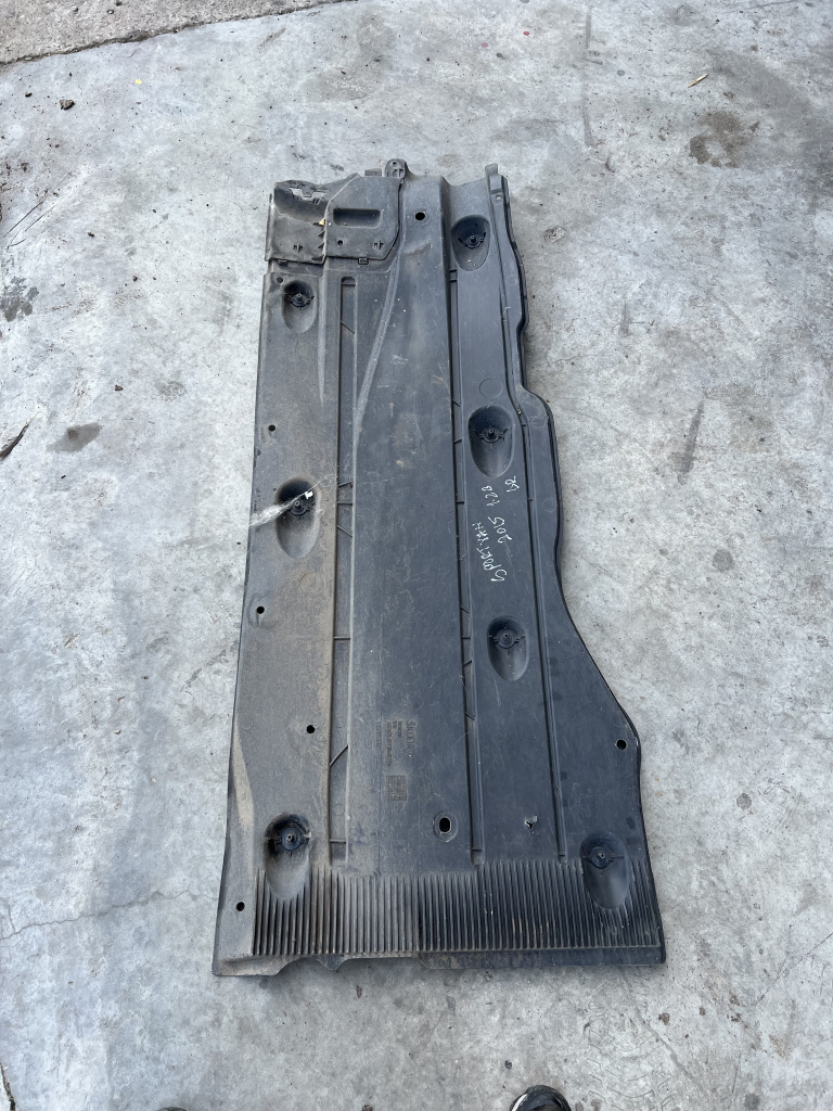 Scut lateral dreapta Volkswagen Sportsvan 1.6 Motorina 2017, 5Q0825202S