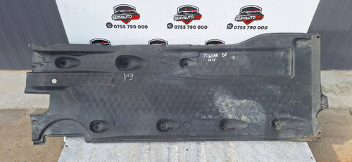 Scut lateral dreapta Volkswagen Tiguan facelift (2011-2015) 2.0 Motorina 2015, 5N0825202D