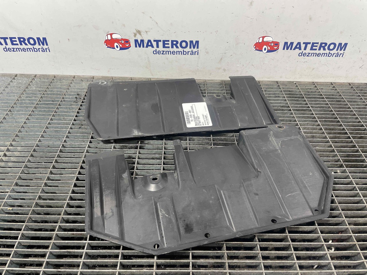 SCUT LATERAL MITSUBISHI OUTLANDER - - (2012 2016)