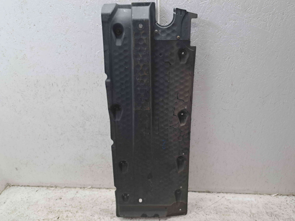 Scut lateral stanga Audi A3 Sportback (8PA) [Fabr 2004-2013] 1K0825211