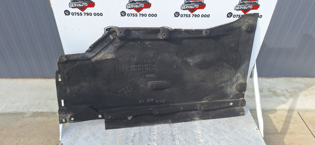 Scut lateral stanga Audi A4 (2015-2019) [8W2, B9] 2.0 Motorina 2016, 8W0825207