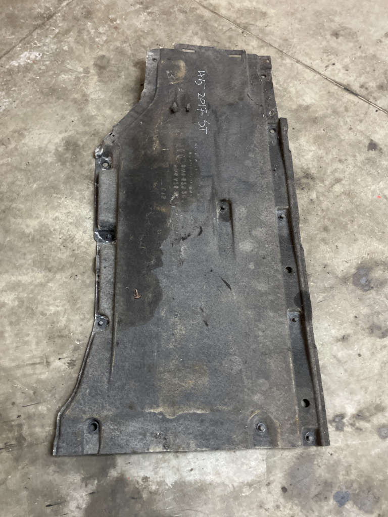 Scut lateral stanga Audi A5 2.0 Motorina 2017, -